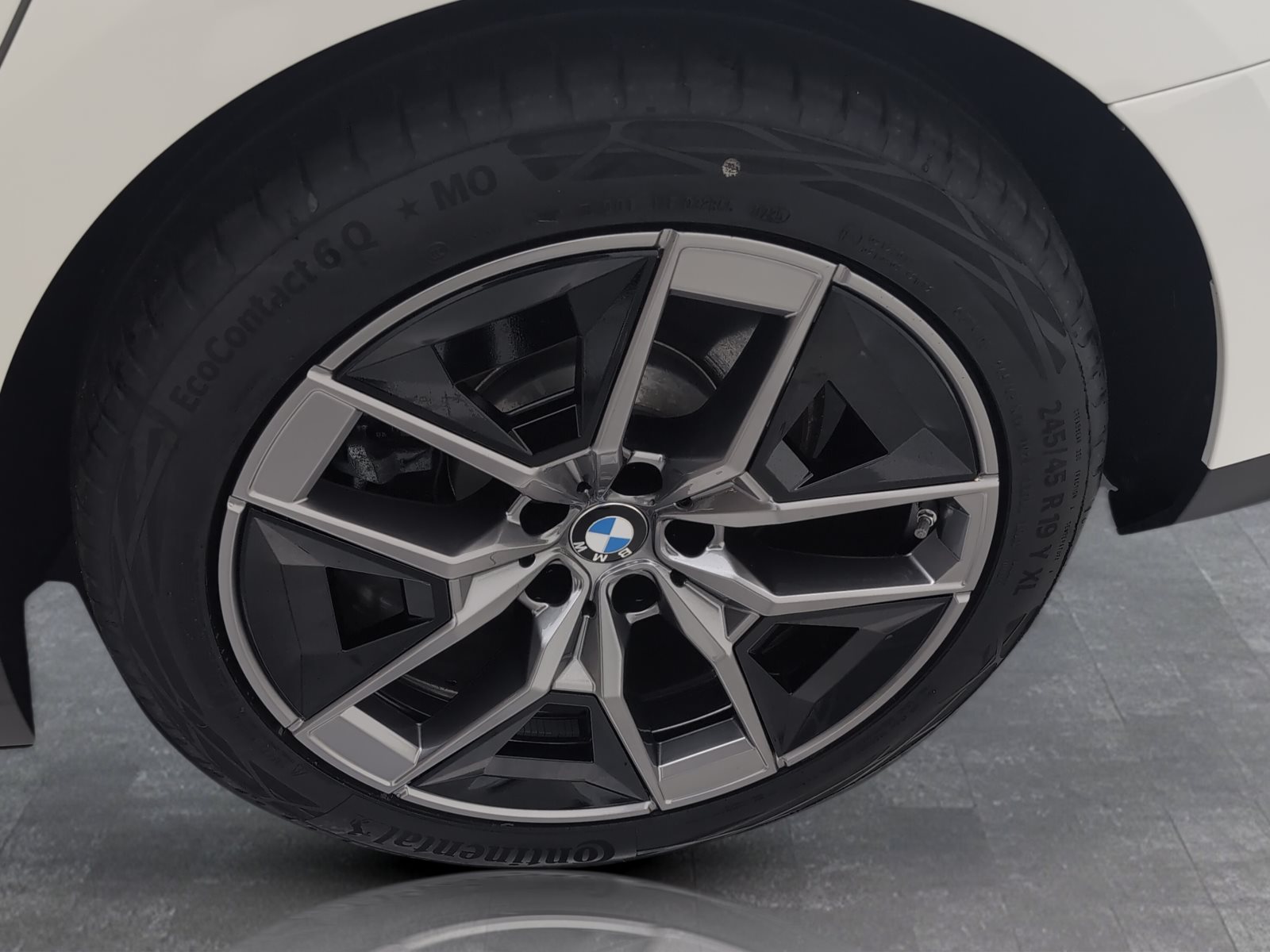 WBA21GW090CV01390_18